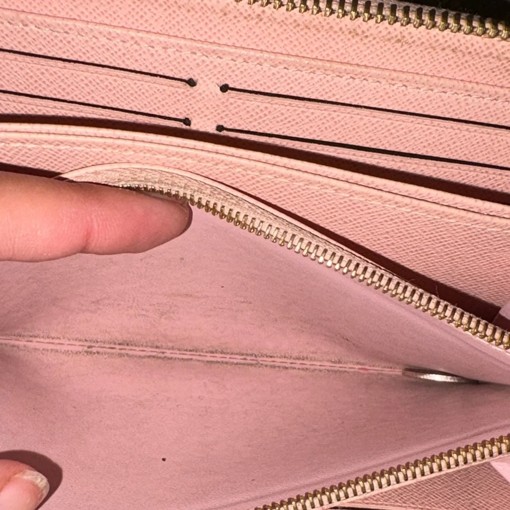 Louis  Vuitton Damier Azur Zippy Wallet